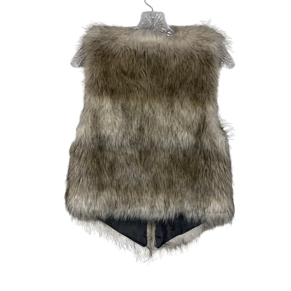 Me Jane Faux Fur Vest - Picture 6 of 9